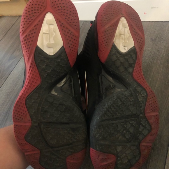 LeBron 9 Miami heat men’s Nike sneakers - Picture 3 of 3